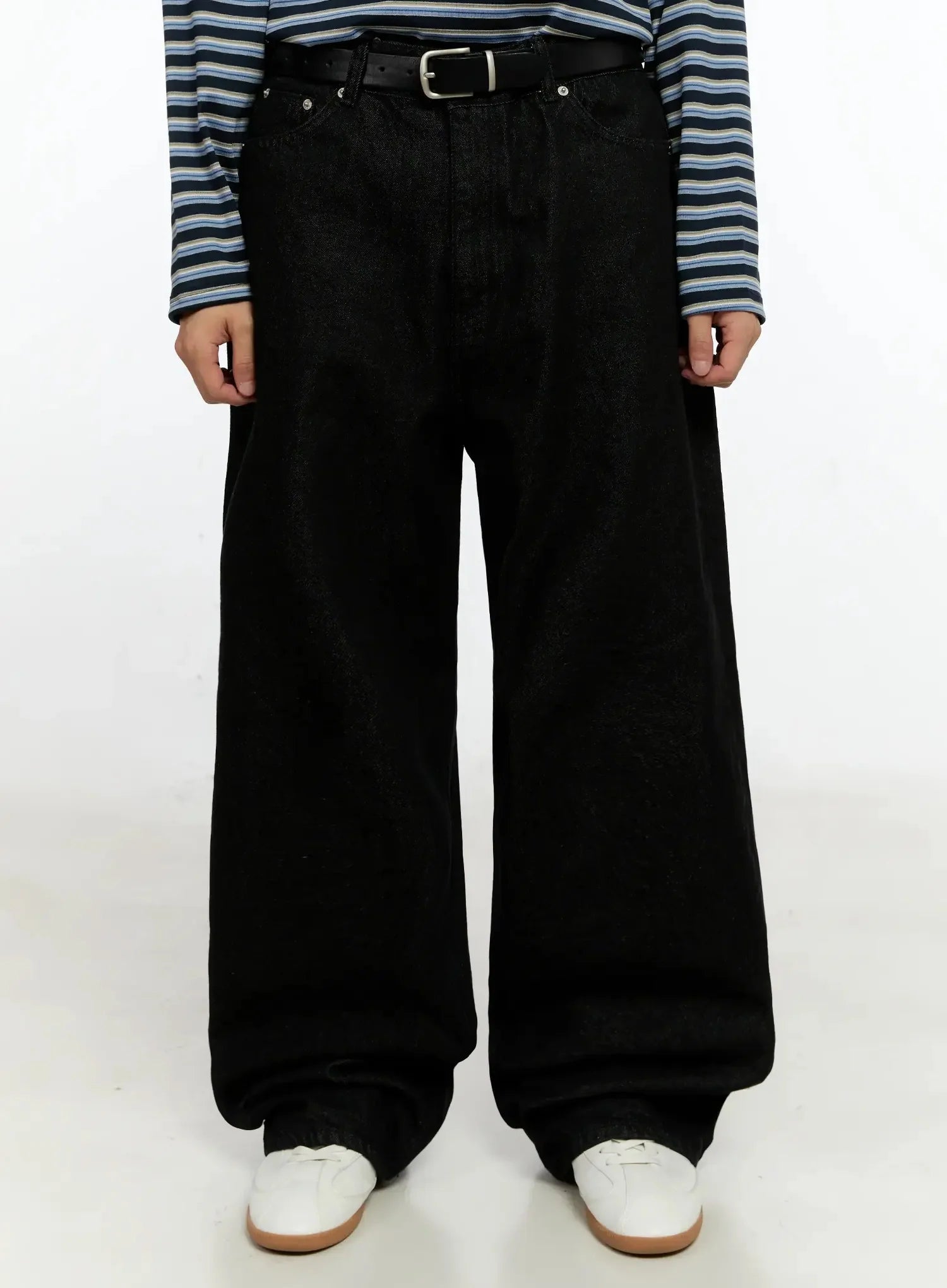 Men's Black Wide-Leg Jeans IN525