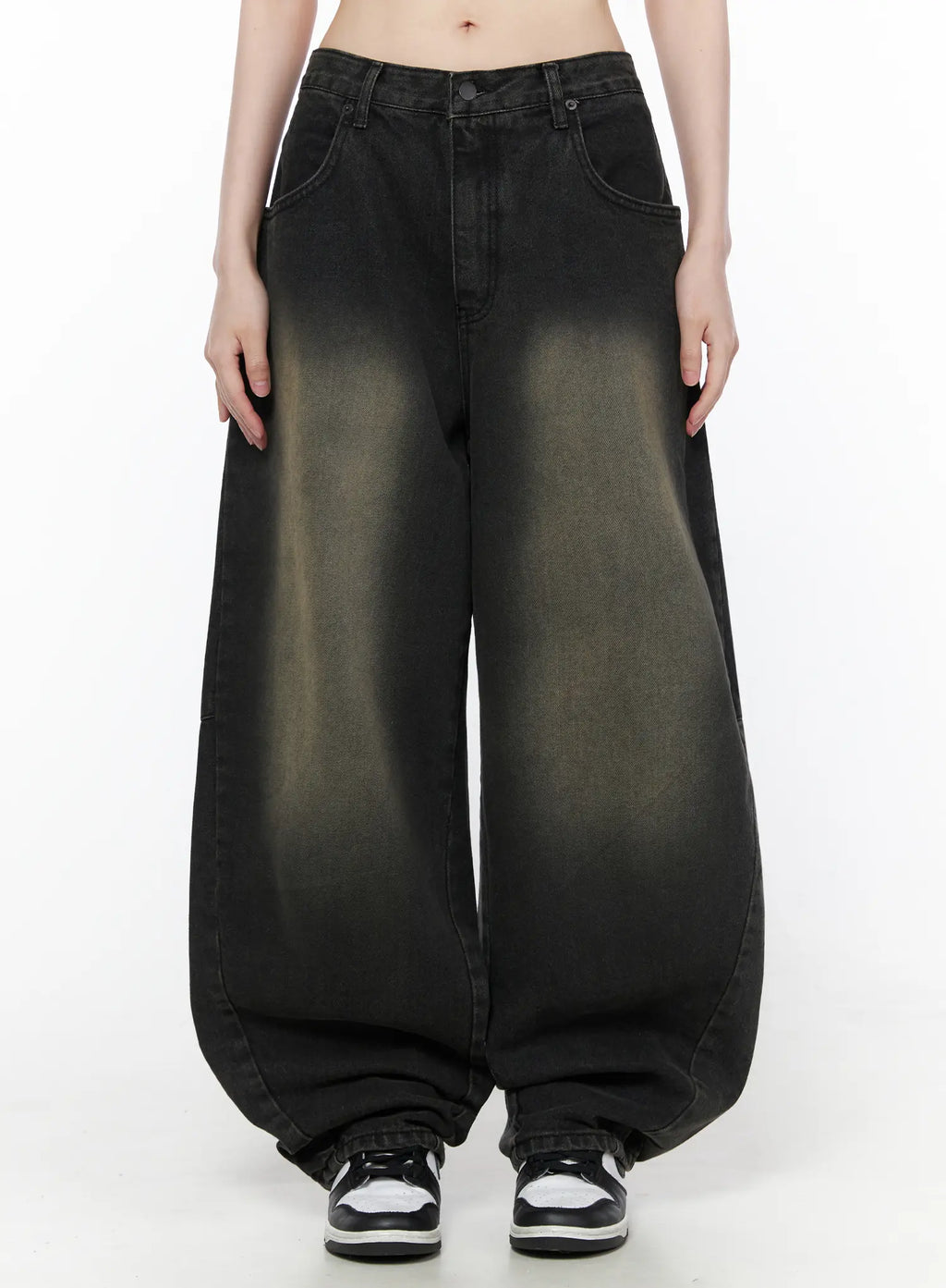 Bodie Vintage Wash Wide Leg Jeans CU519