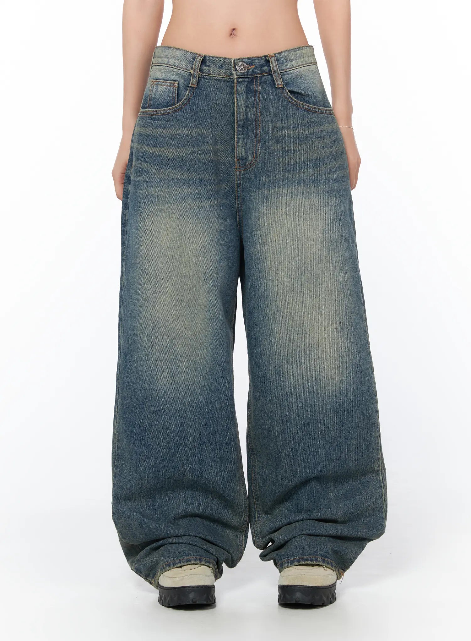 Brit Relaxed Fit Wide Leg Jeans CY512