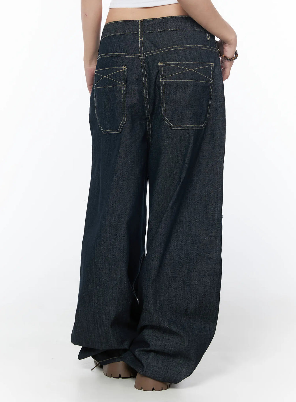 Isa Loose-Fit Jeans CY529