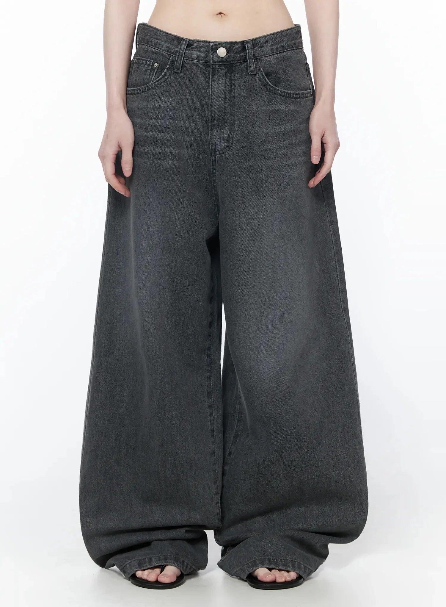 Shia Vintage Wash Wide-Leg Jeans IY514