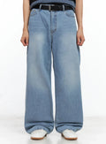 Men's Light-Wash Relaxed Jeans IL516