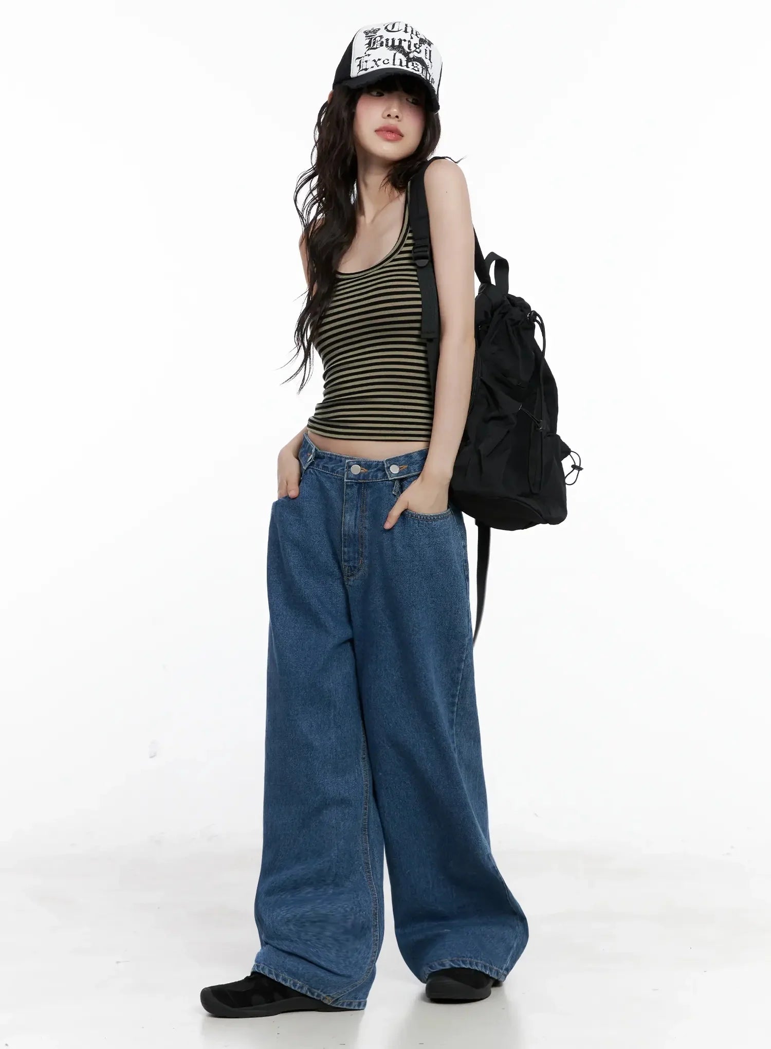 Pharita Loose-Fit Jeans IL528