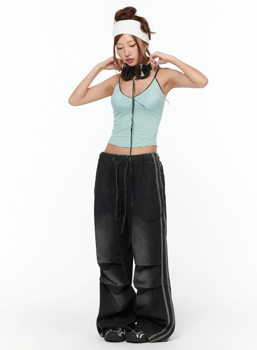 Raelyn Wide Leg Track Balloon Jeans CA515