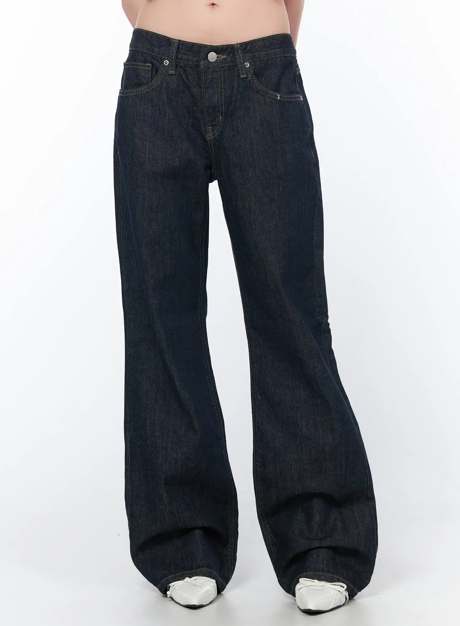 Keziah Straight-Leg Jeans CA529