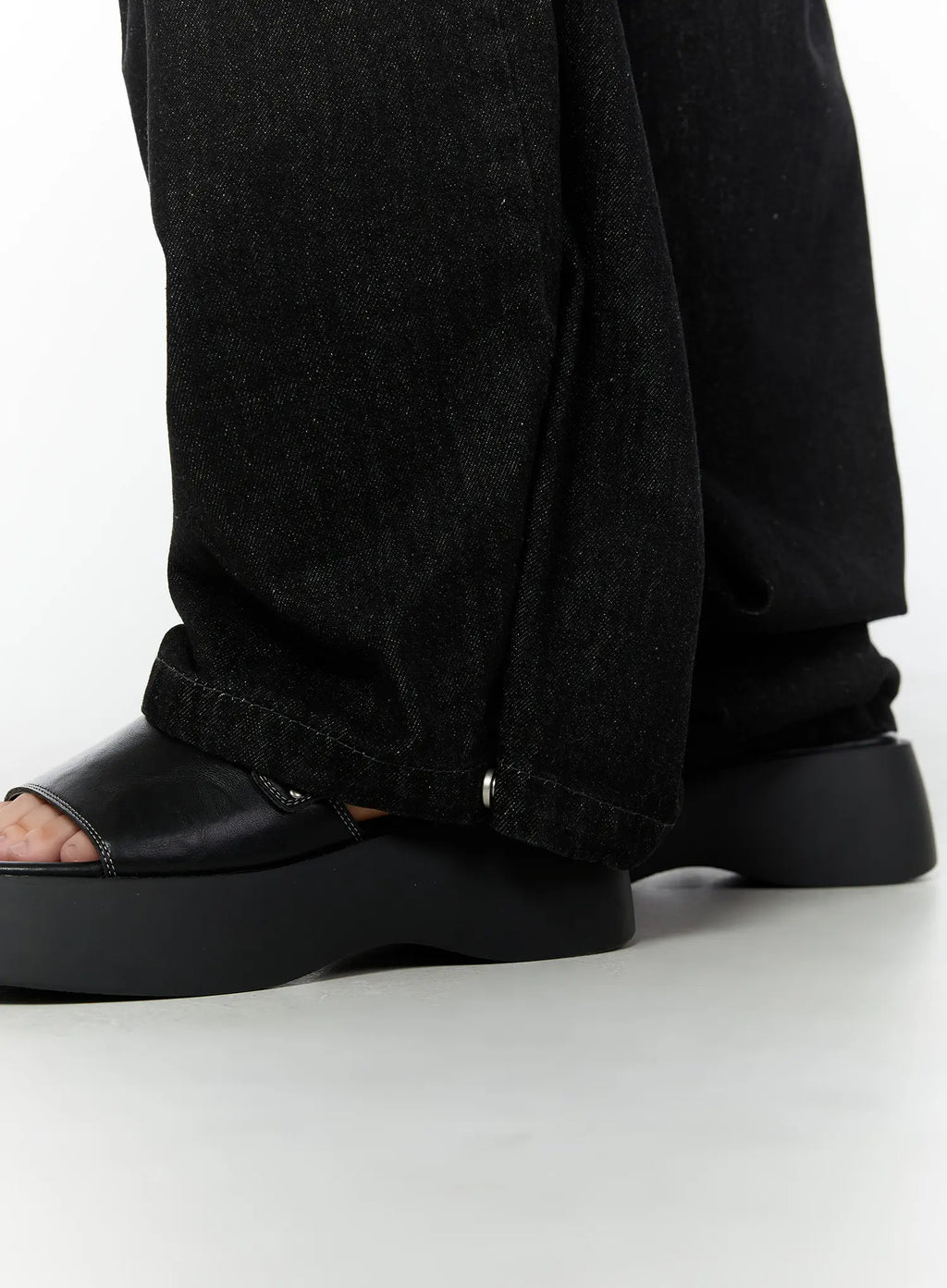 Jax Snap-Button Dark Wash Wide-Leg Jeans CY514