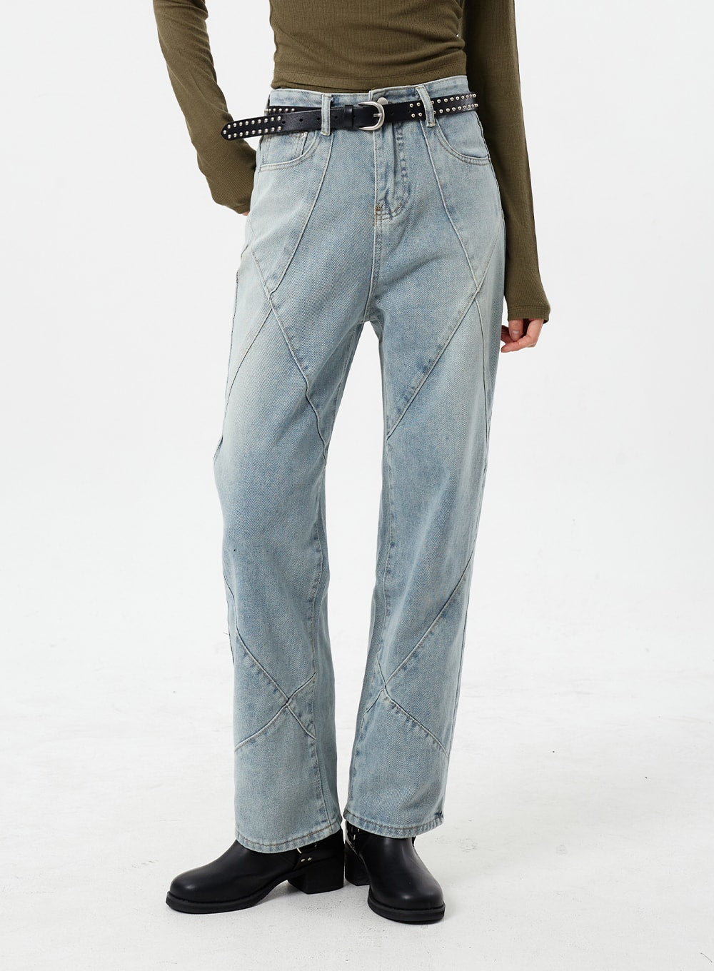 Light Wash Straight Leg Jeans CM307