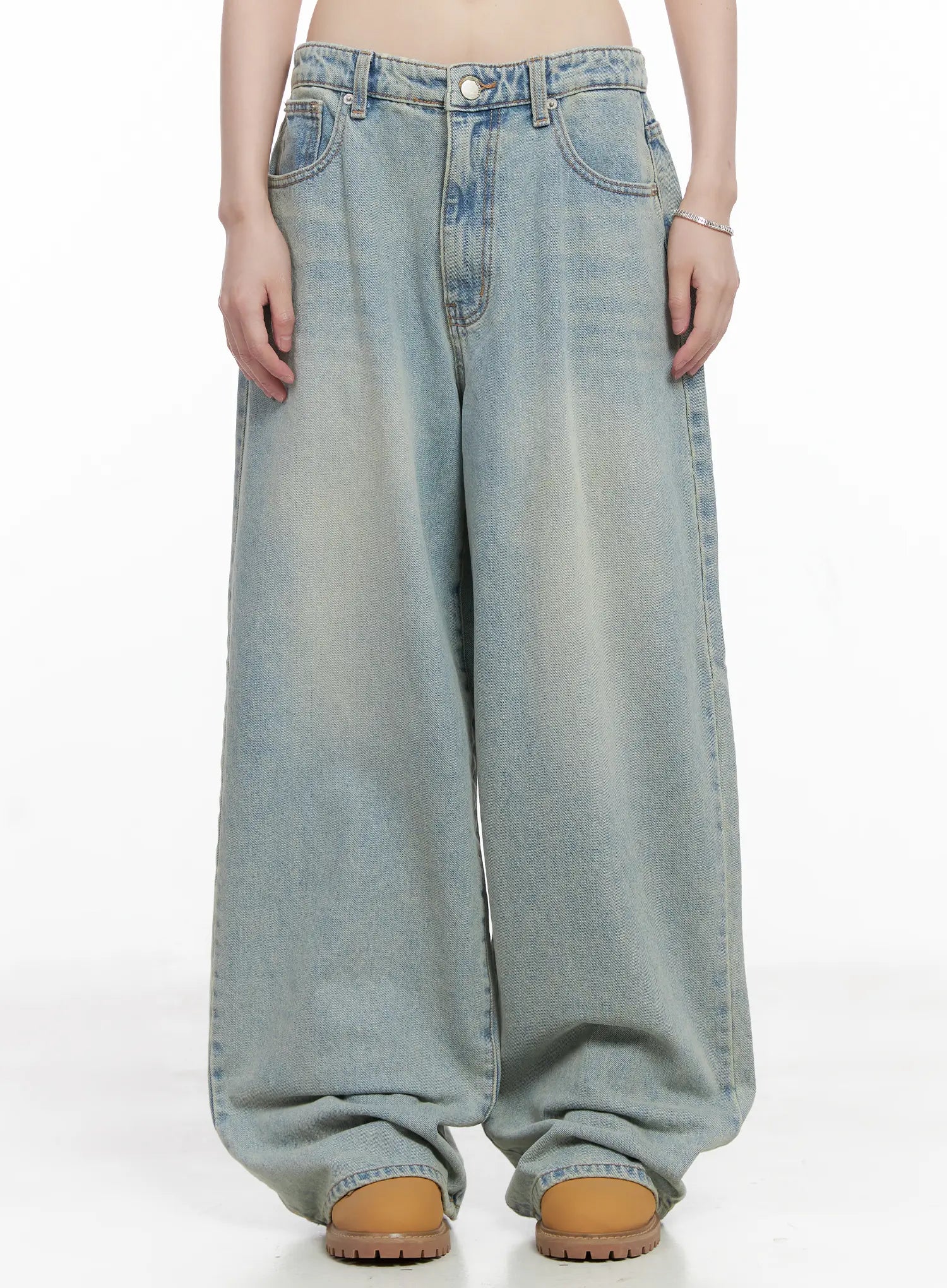 Lilly Light Wash Baggy Jeans CG519