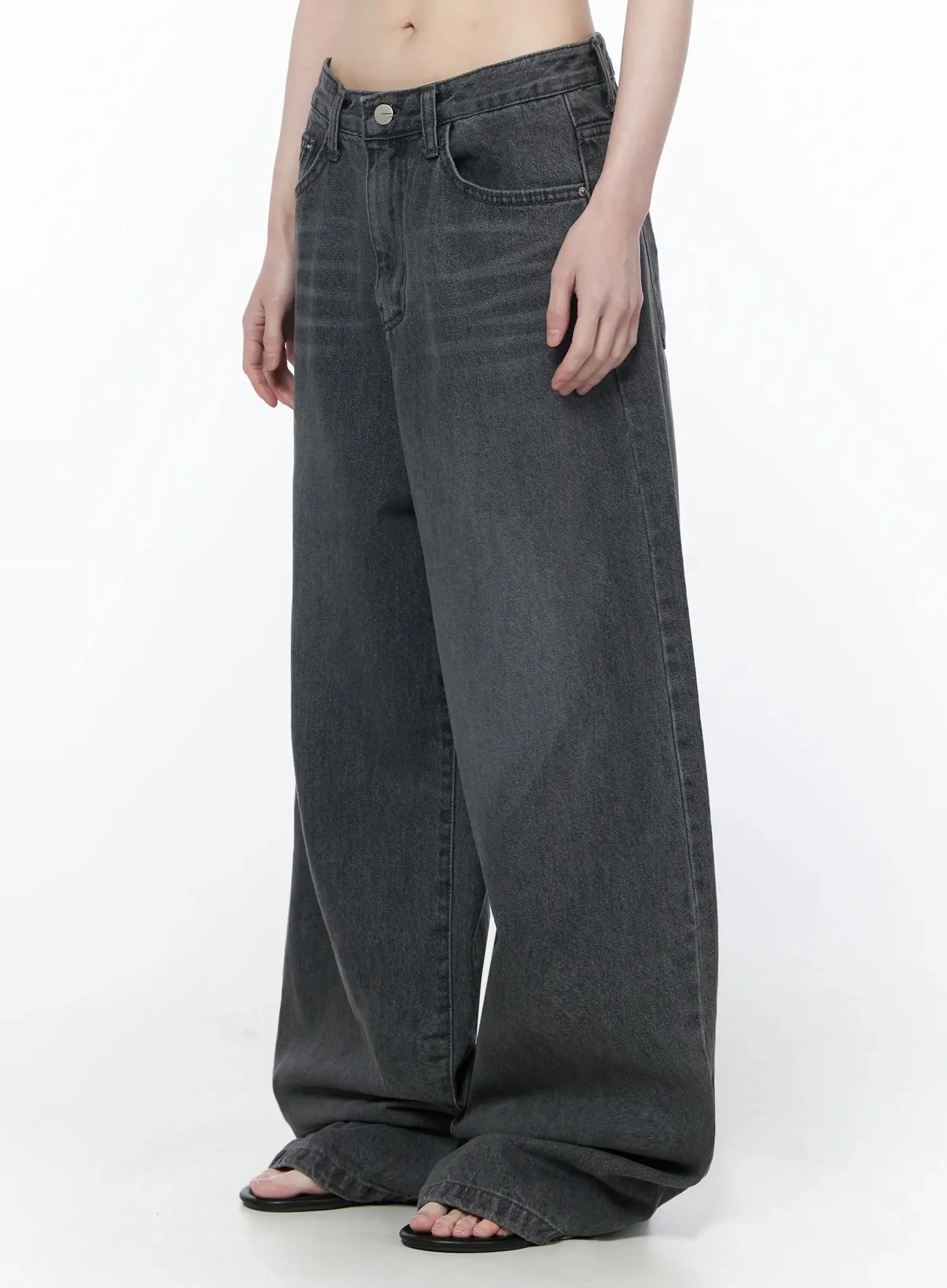 Shia Vintage Wash Wide-Leg Jeans IY514