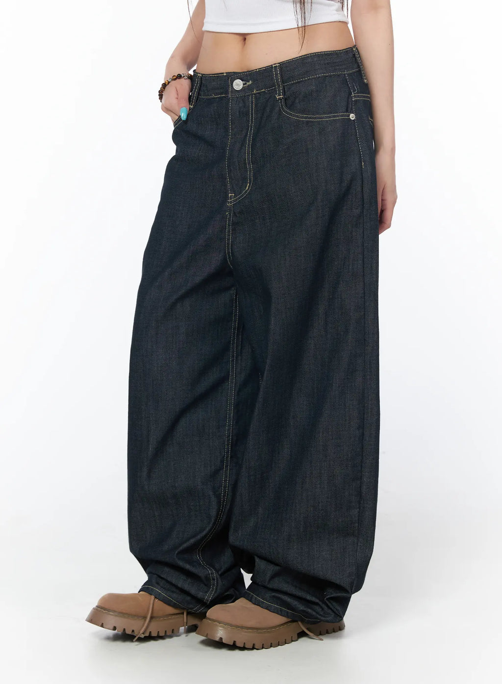 Isa Loose-Fit Jeans CY529