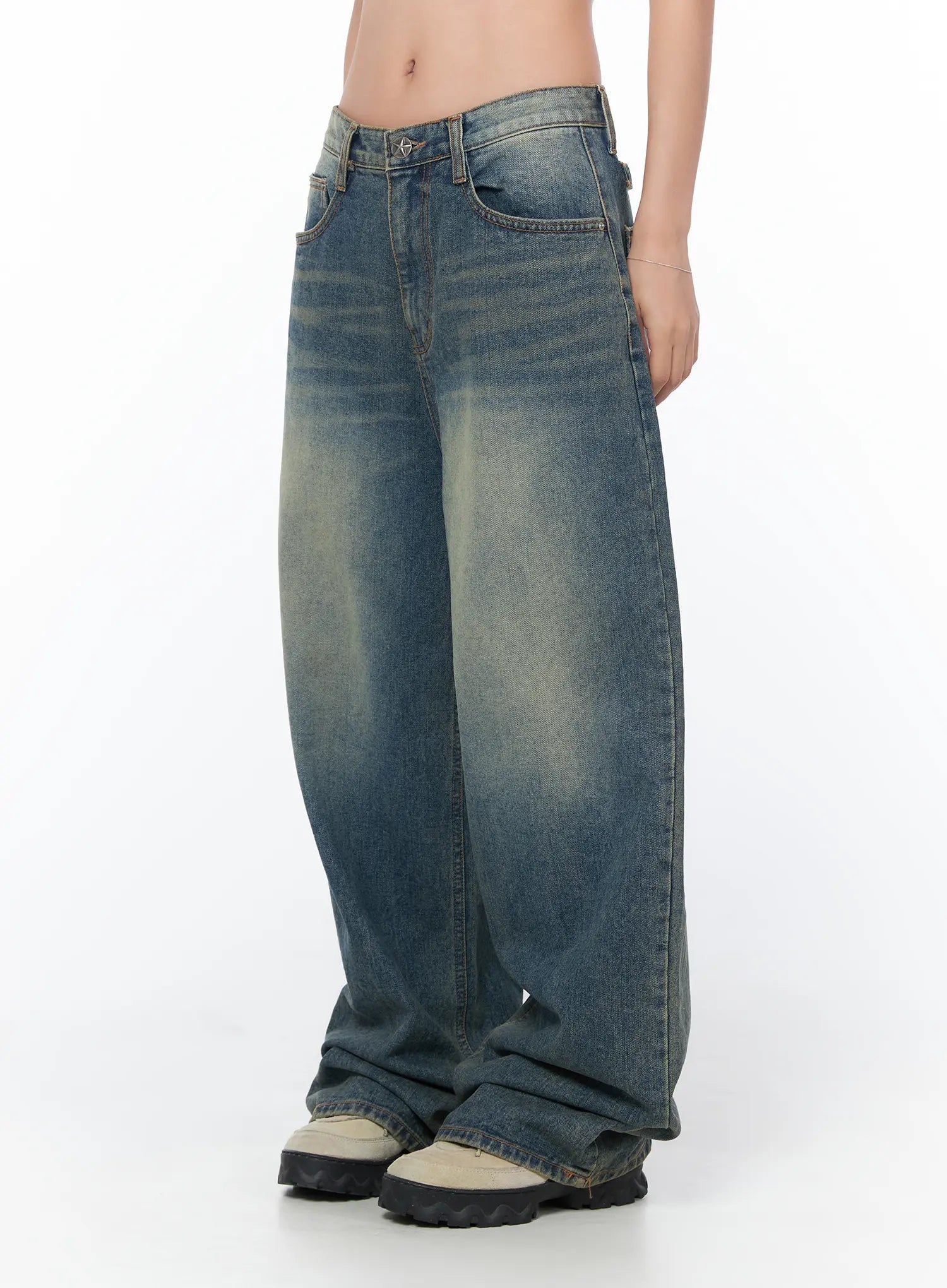 Brit Relaxed Fit Wide Leg Jeans CY512