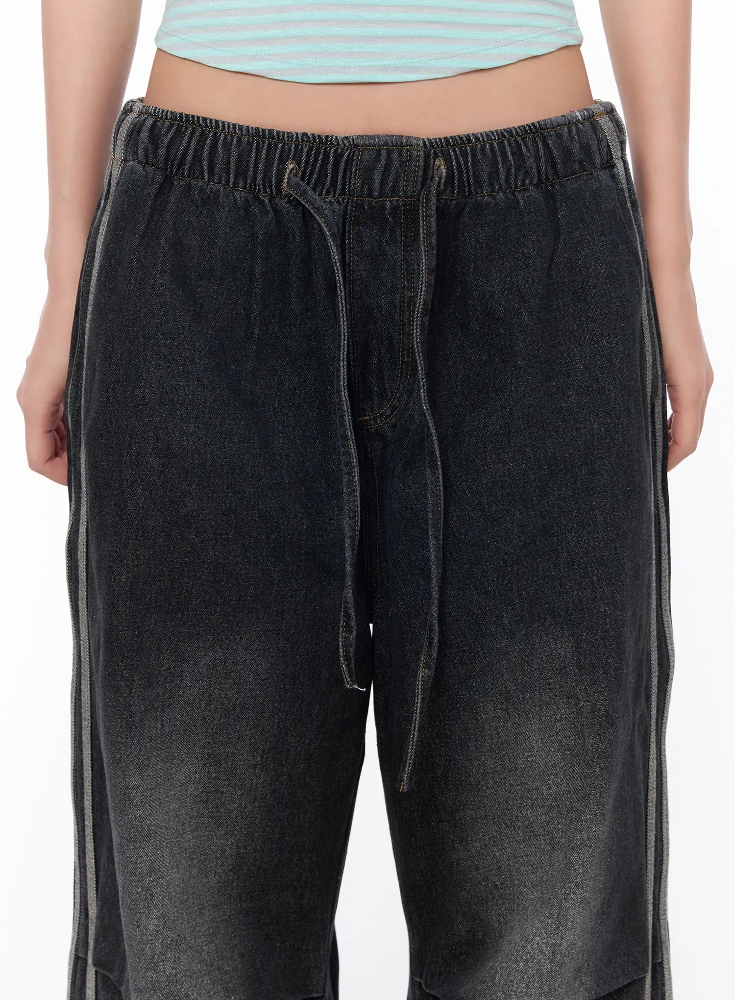 Raelyn Wide Leg Track Balloon Jeans CA515