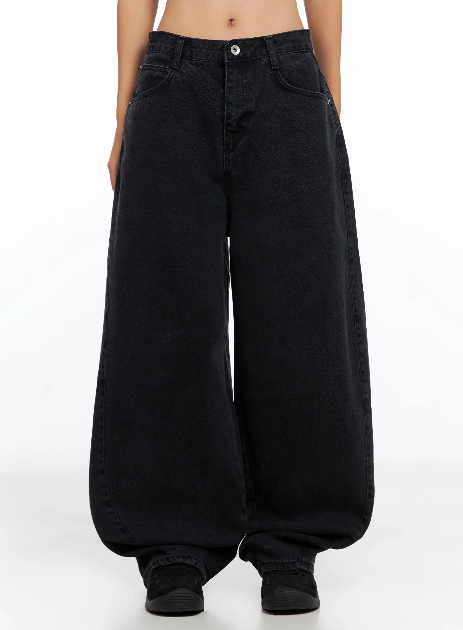 Sunwoo Embroidered Wide Leg Jeans IG528