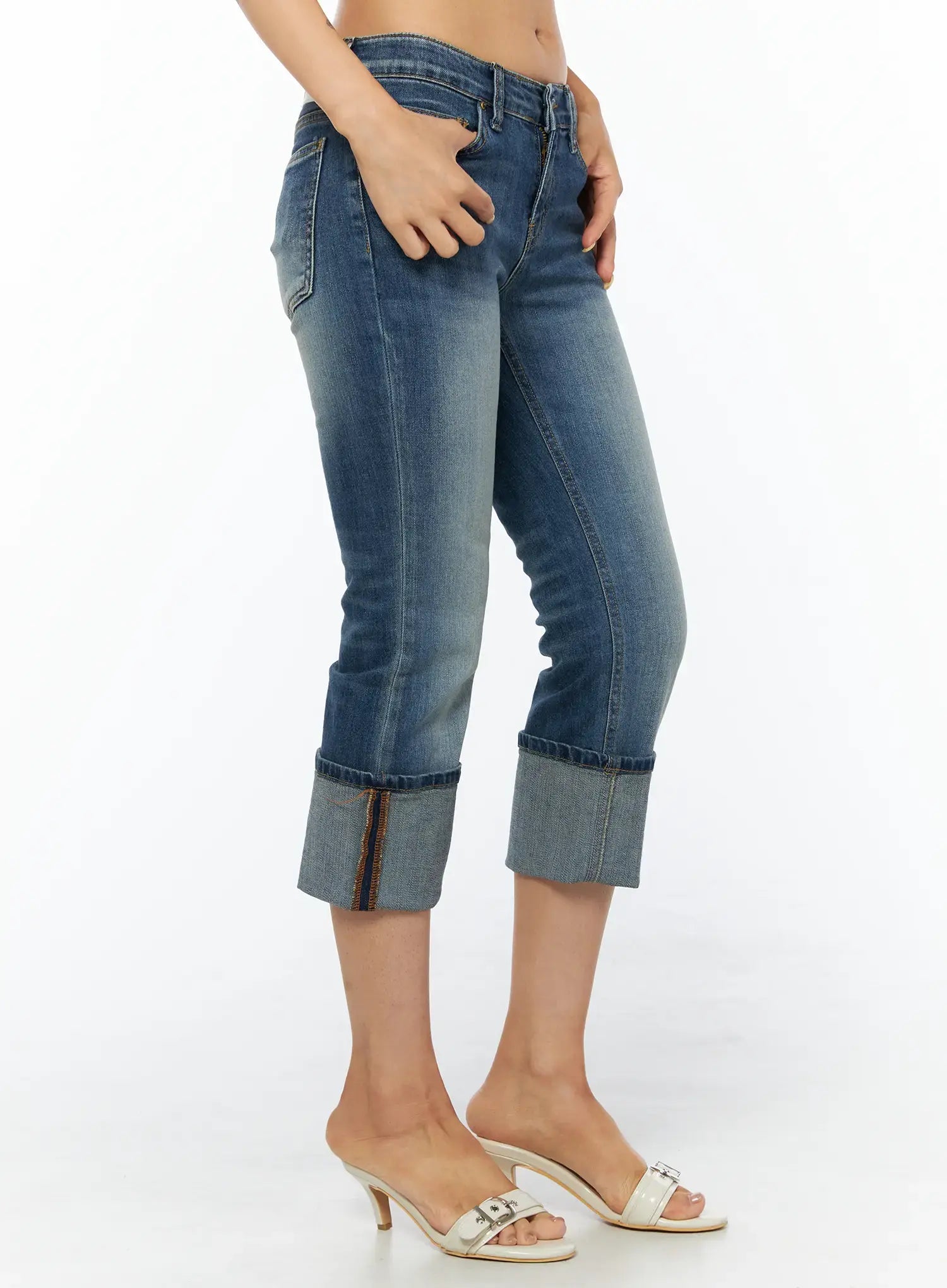 Rena Roll-Up Capri Jeans CU517