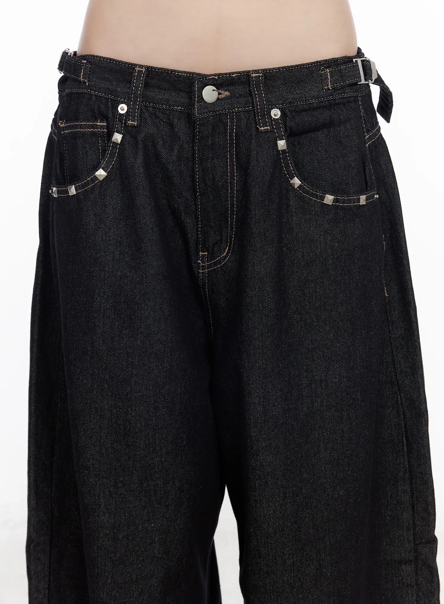 Dulce Studded Wide-Leg Jeans CM526