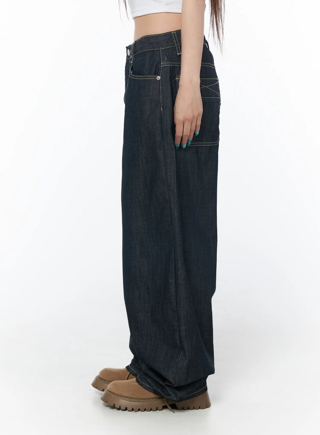 Isa Loose-Fit Jeans CY529