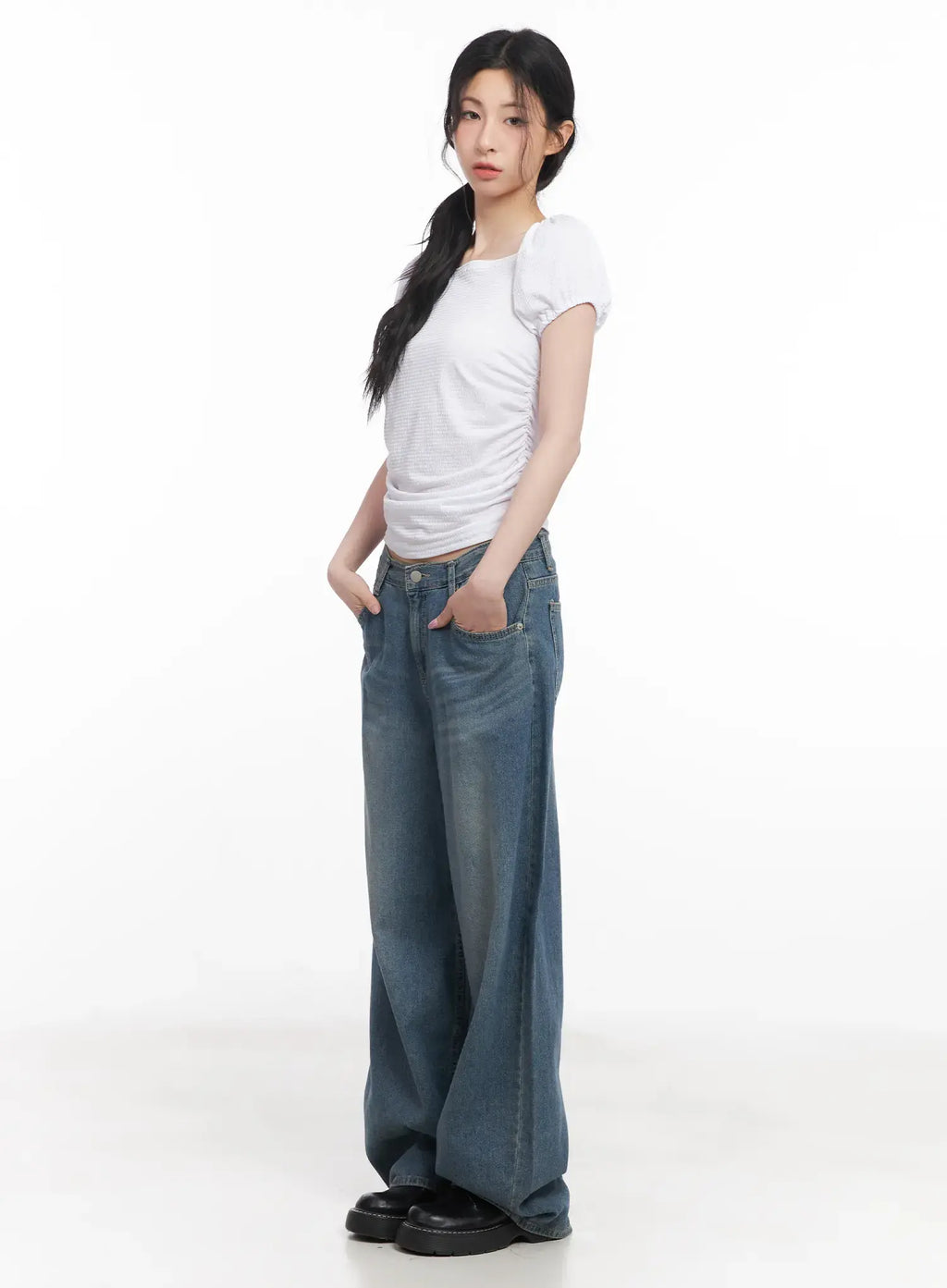 Chaewon Washed Wide-Leg Jeans CU511