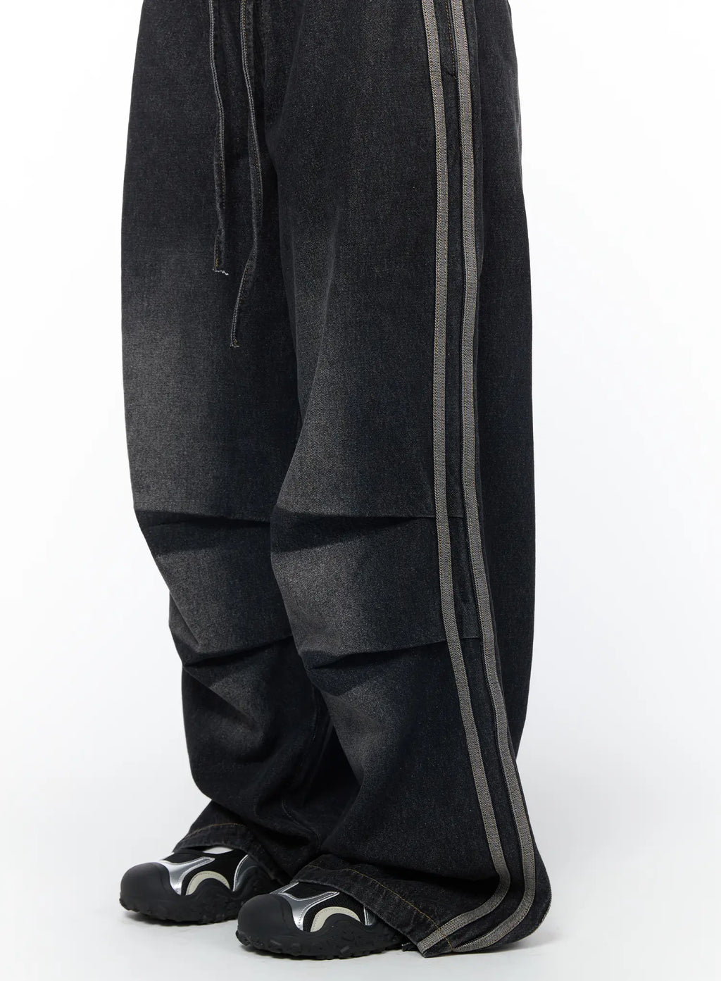 Raelyn Wide Leg Track Balloon Jeans CA515