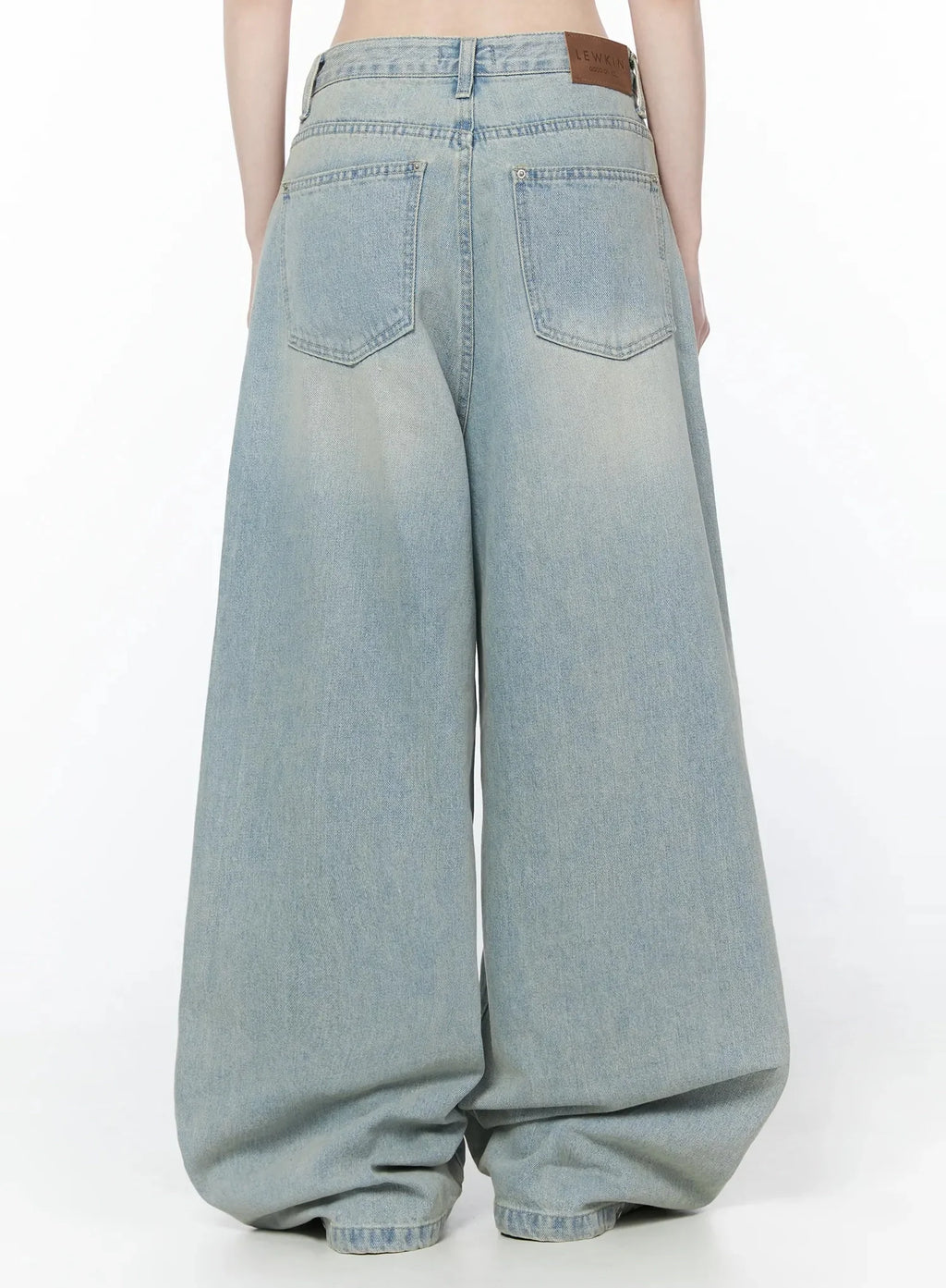 Zion Light Wash Wide-Leg Jeans IY514