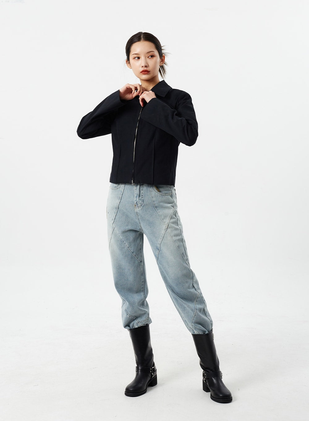 Light Wash Straight Leg Jeans CM307