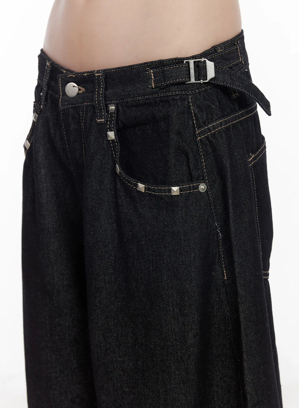 Dulce Studded Wide-Leg Jeans CM526