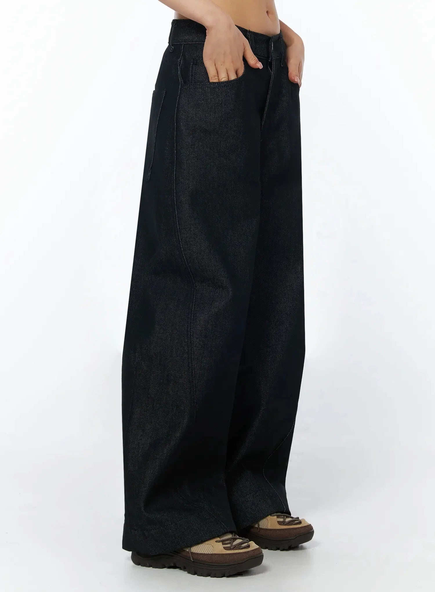 Evania Low-Rise Baggy Jeans IU508