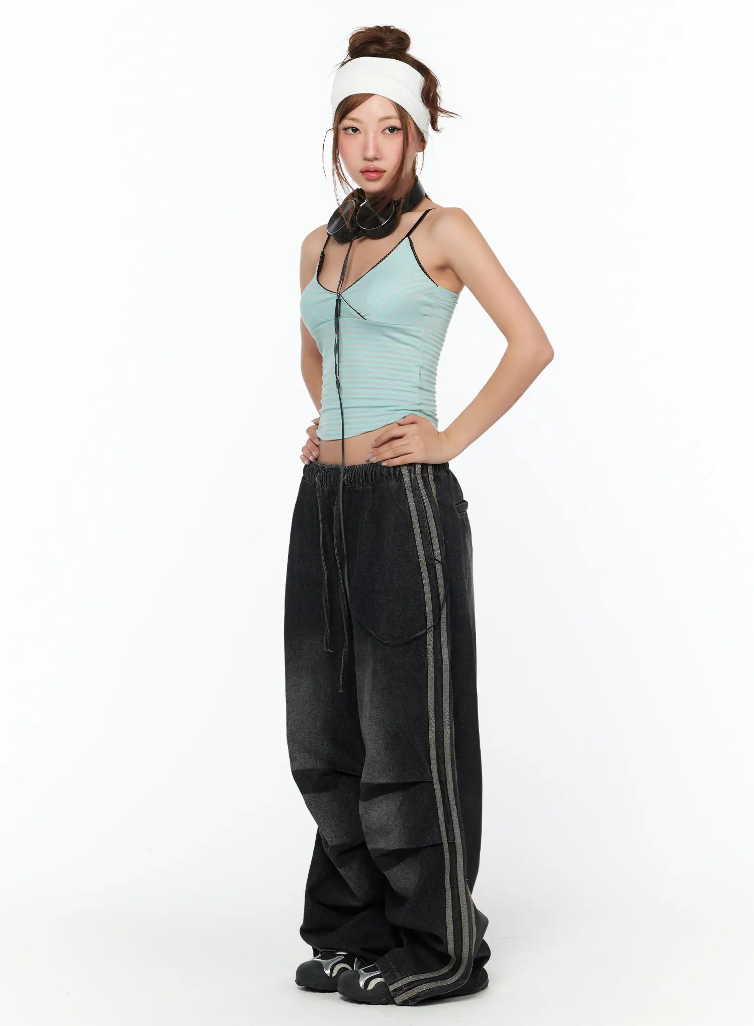 Raelyn Wide Leg Track Balloon Jeans CA515