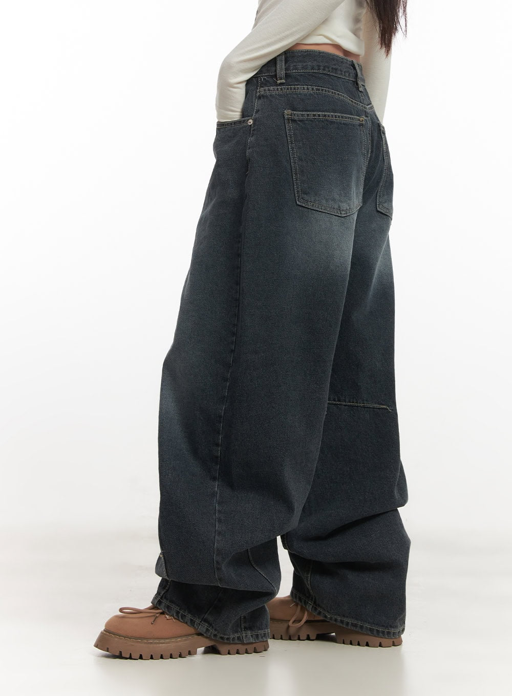 Giselle Stitched Balloon-Fit Jeans CF526