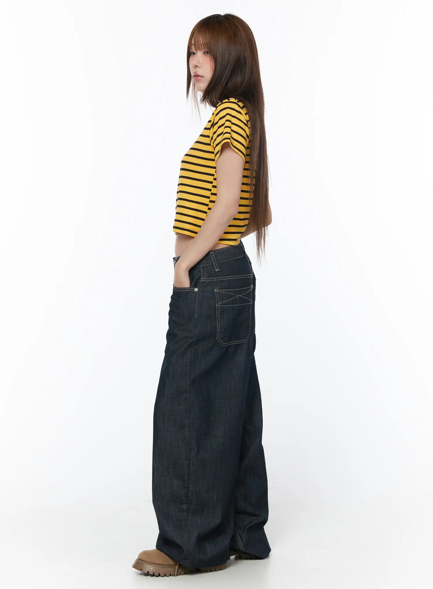 Isa Loose-Fit Jeans CY529