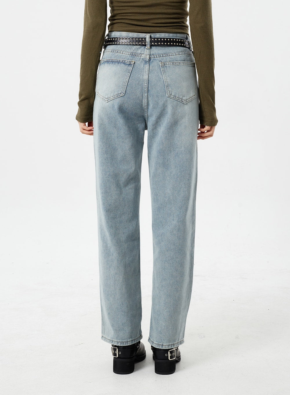 Light Wash Straight Leg Jeans CM307