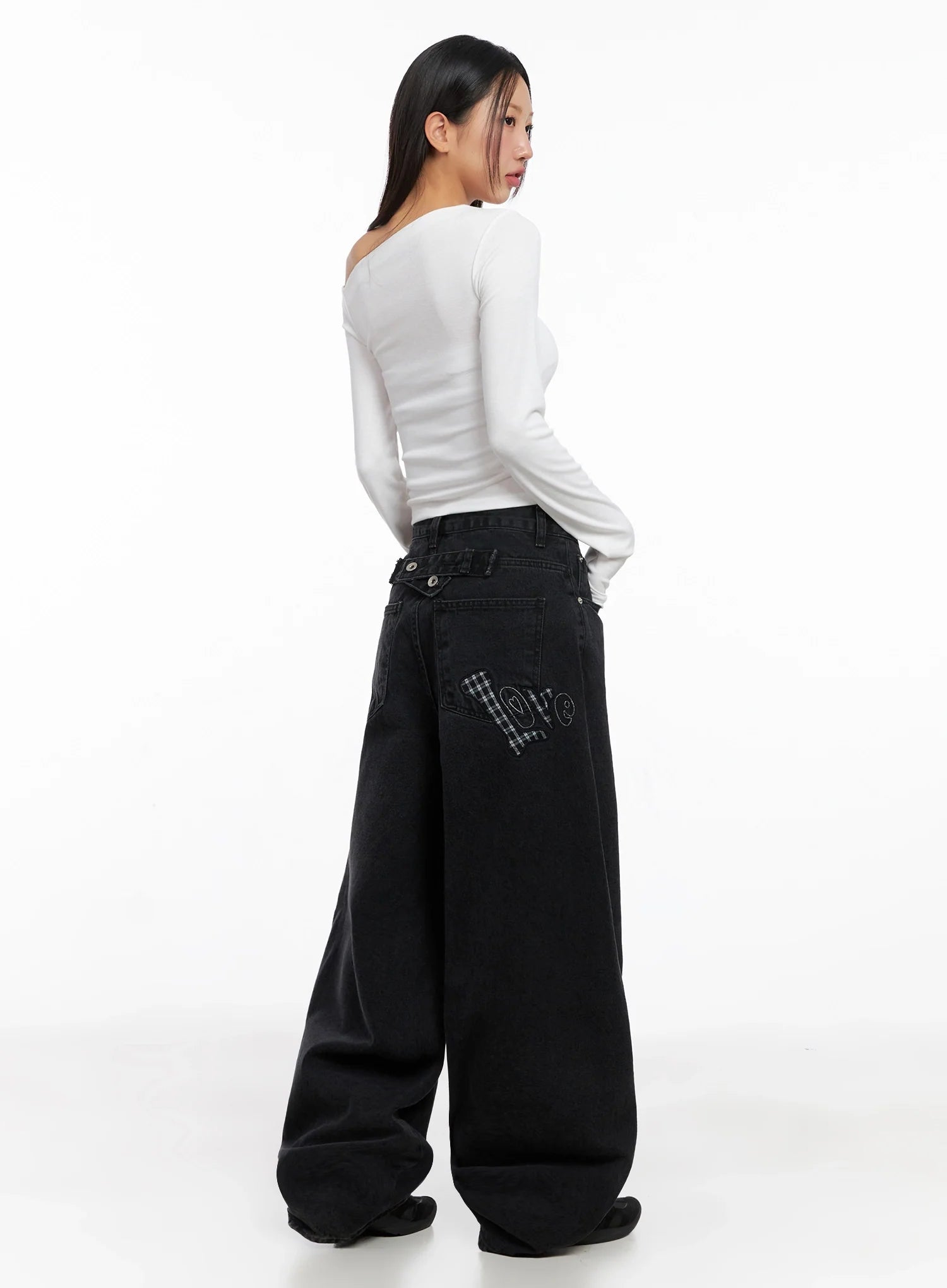 Sunwoo Embroidered Wide Leg Jeans IG528