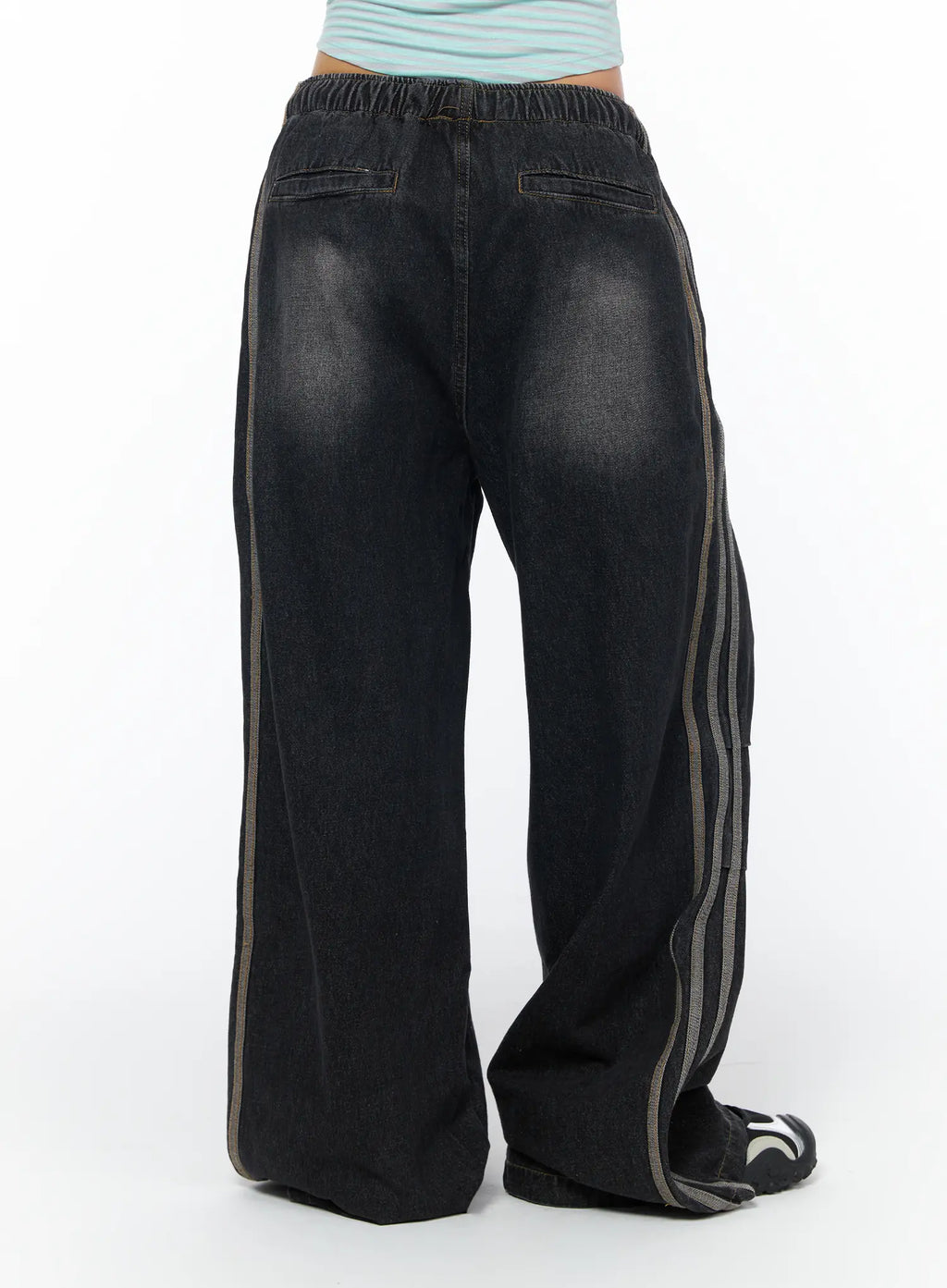 Raelyn Wide Leg Track Balloon Jeans CA515