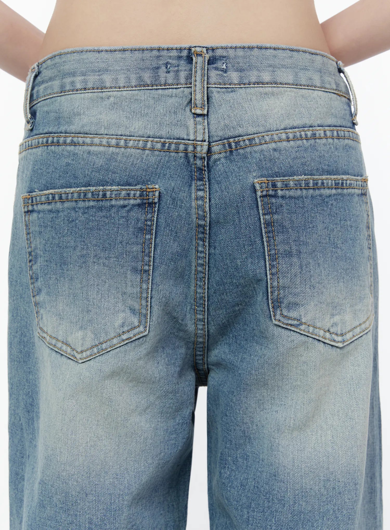 Anouk Vintage Wash Ripped Straight Jeans CU505