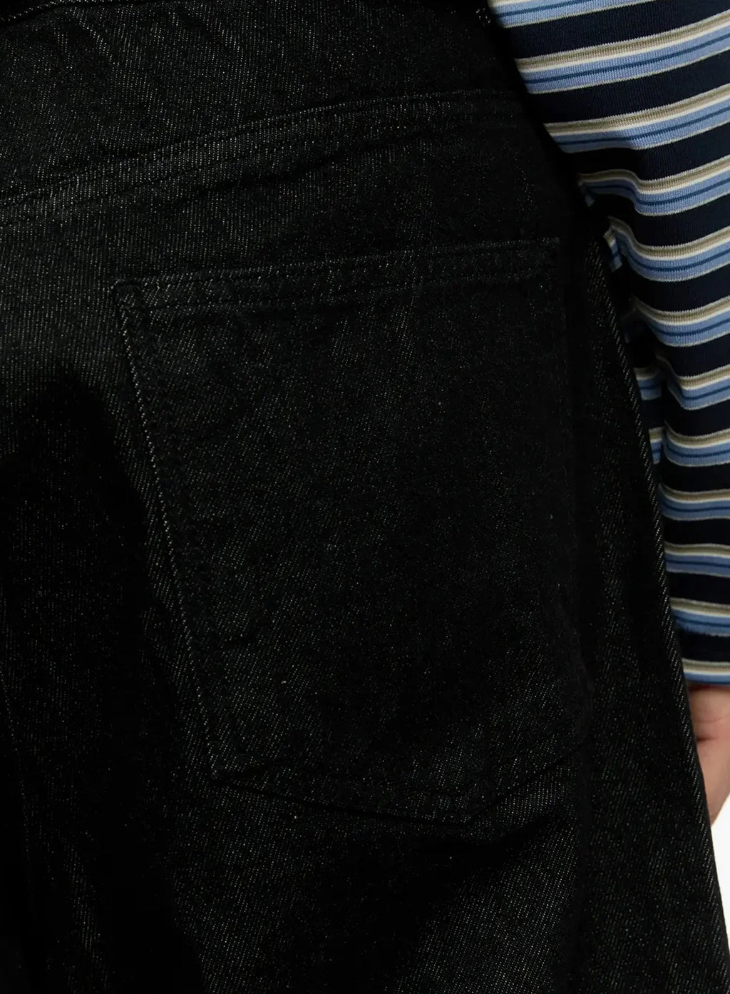 Men's Black Wide-Leg Jeans IN525