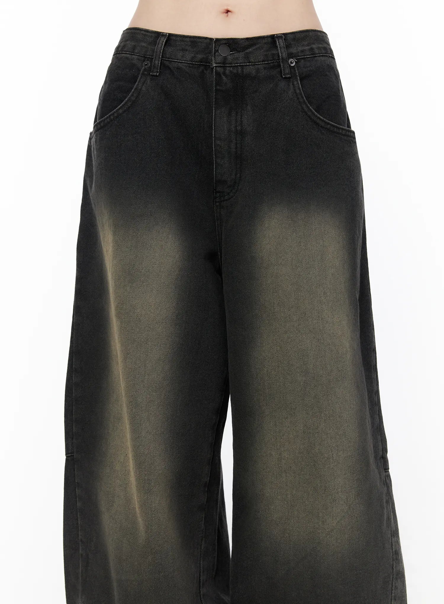 Bodie Vintage Wash Wide Leg Jeans CU519