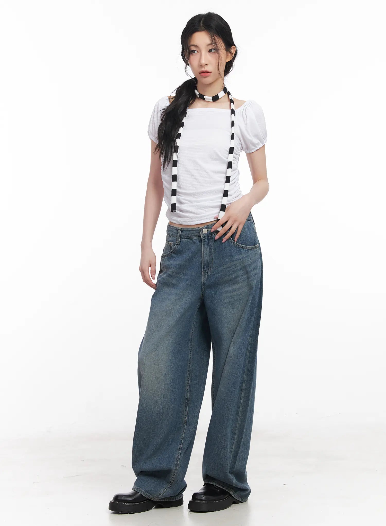 Chaewon Washed Wide-Leg Jeans CU511
