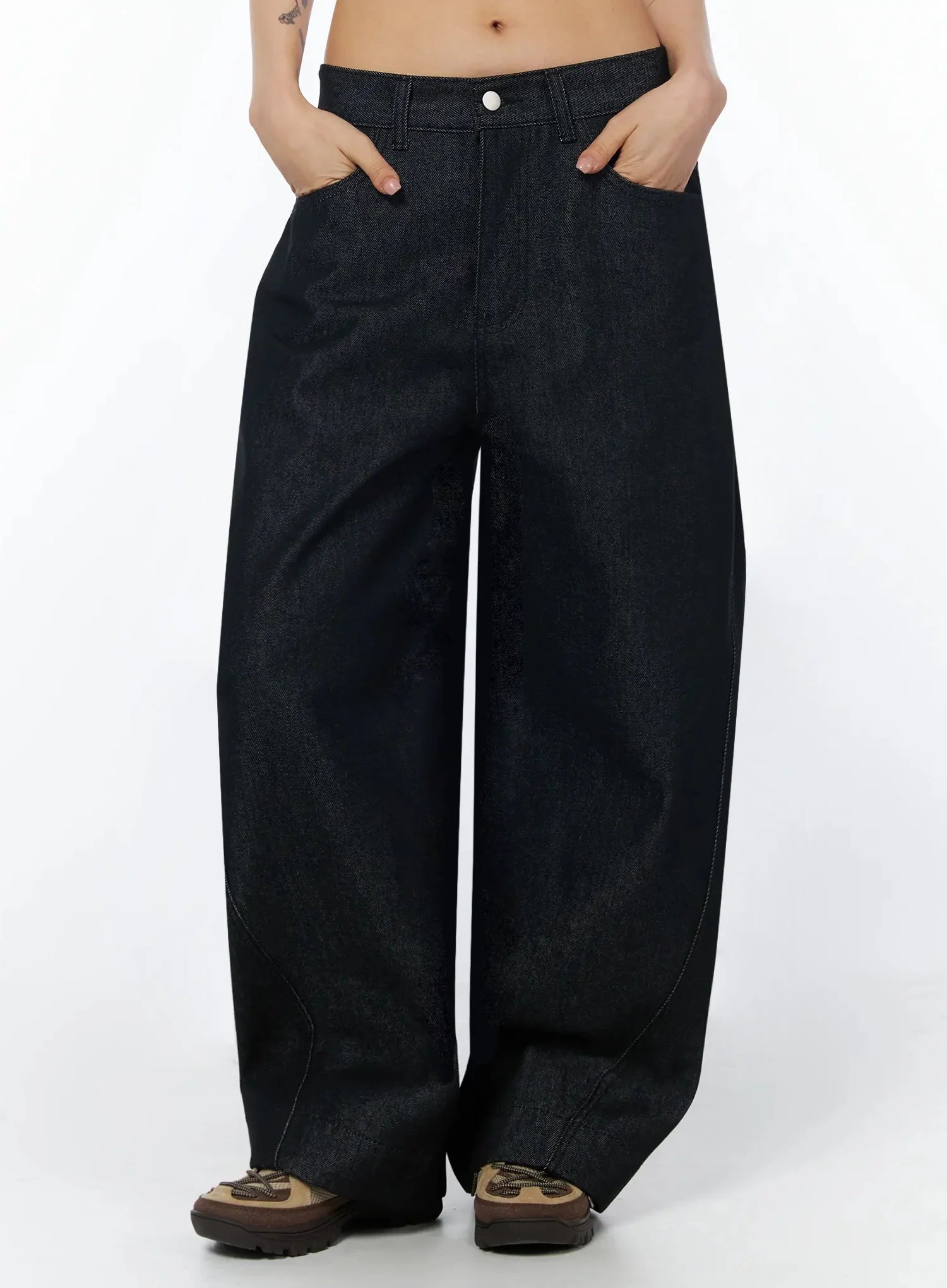 Evania Low-Rise Baggy Jeans IU508