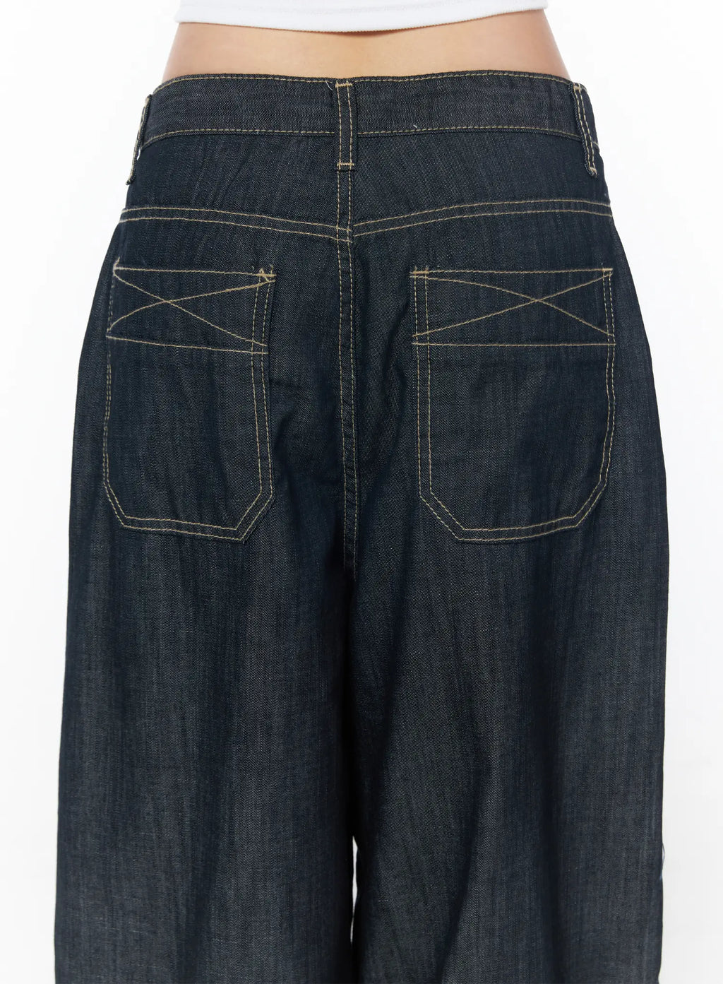 Isa Loose-Fit Jeans CY529