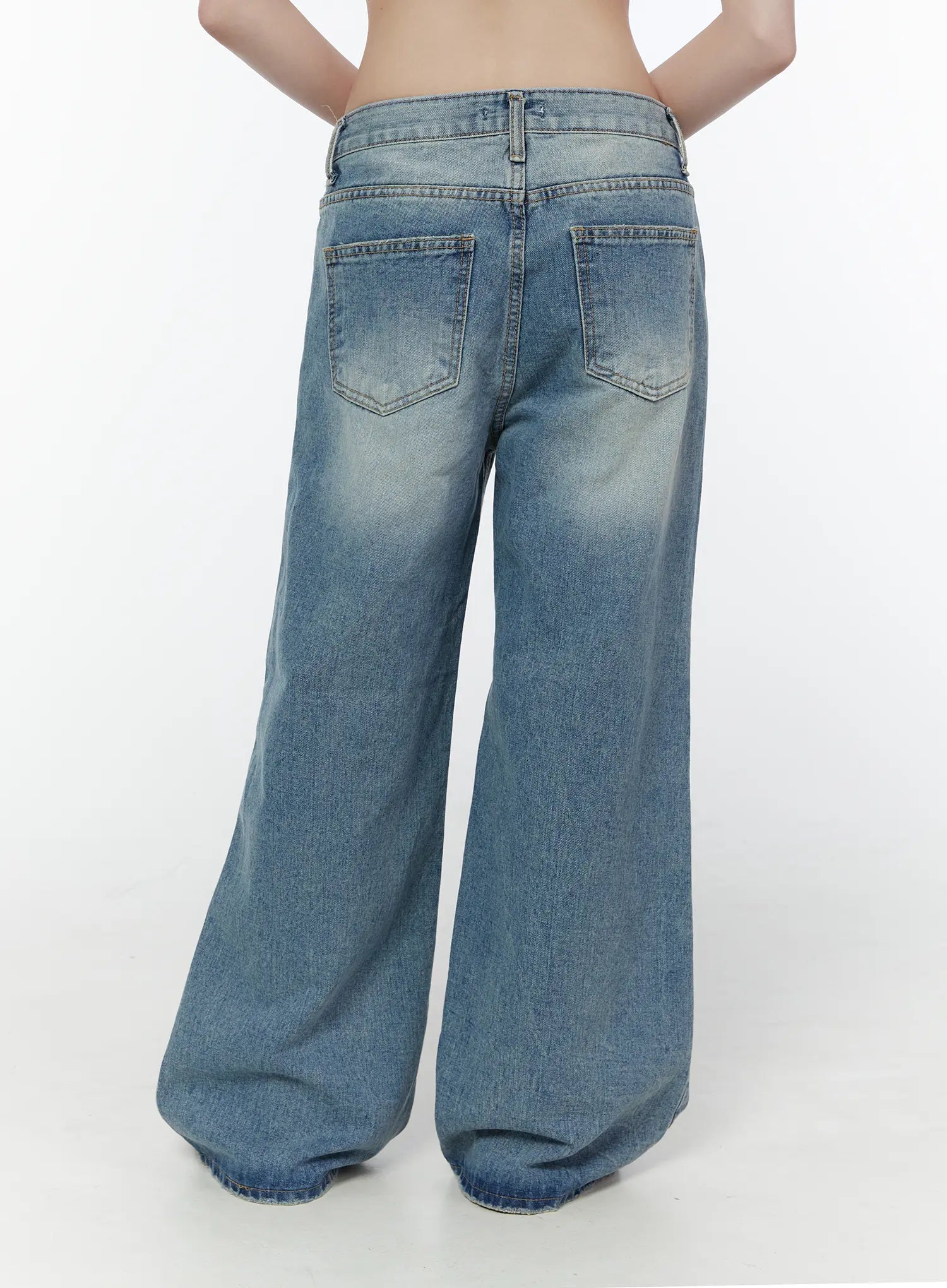 Anouk Vintage Wash Ripped Straight Jeans CU505
