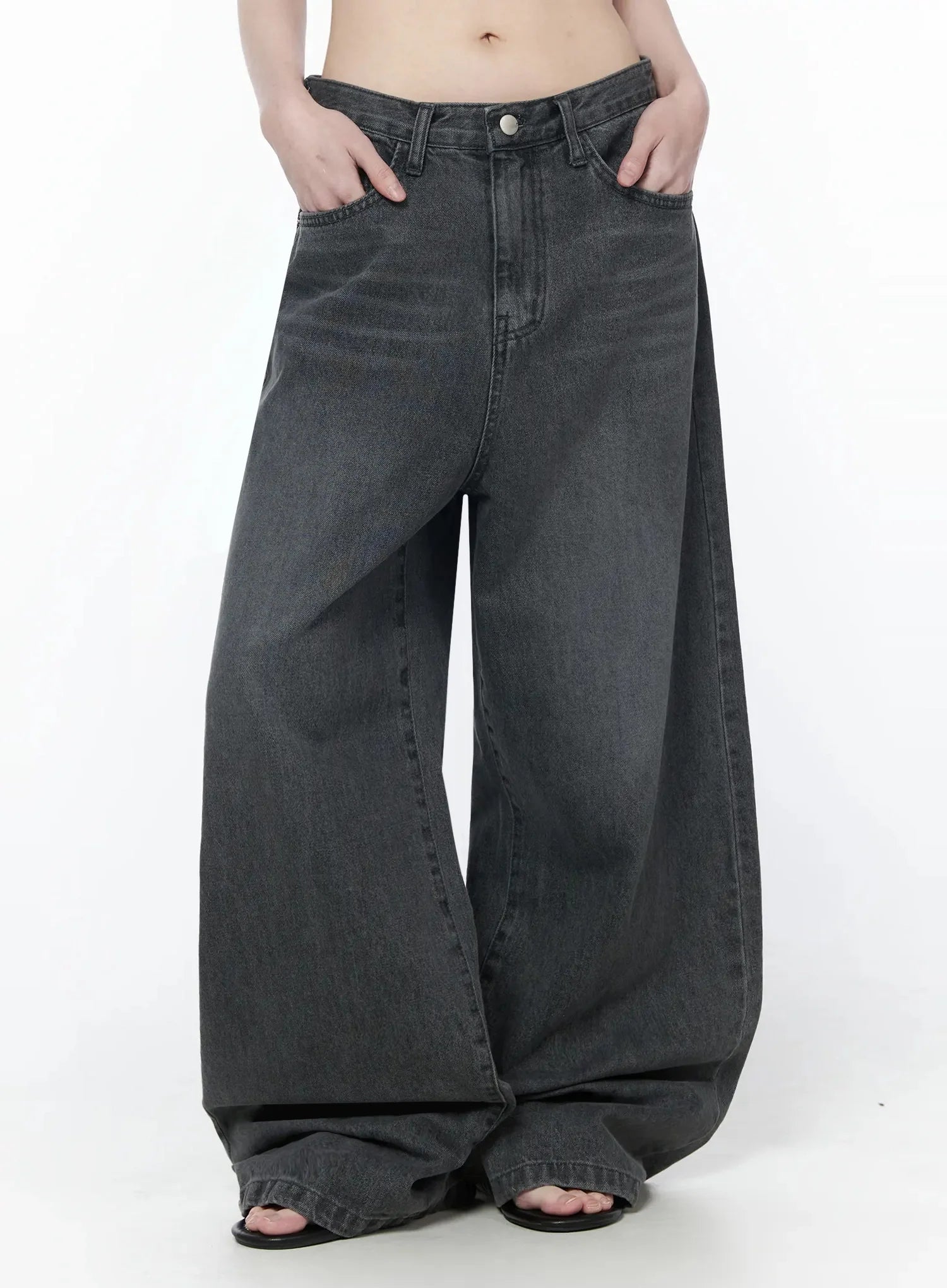 Shia Vintage Wash Wide-Leg Jeans IY514