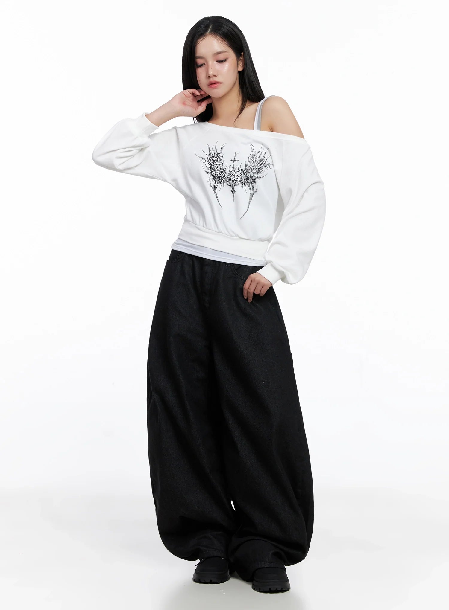 Lea Cross-Patch Baggy Jeans IS525