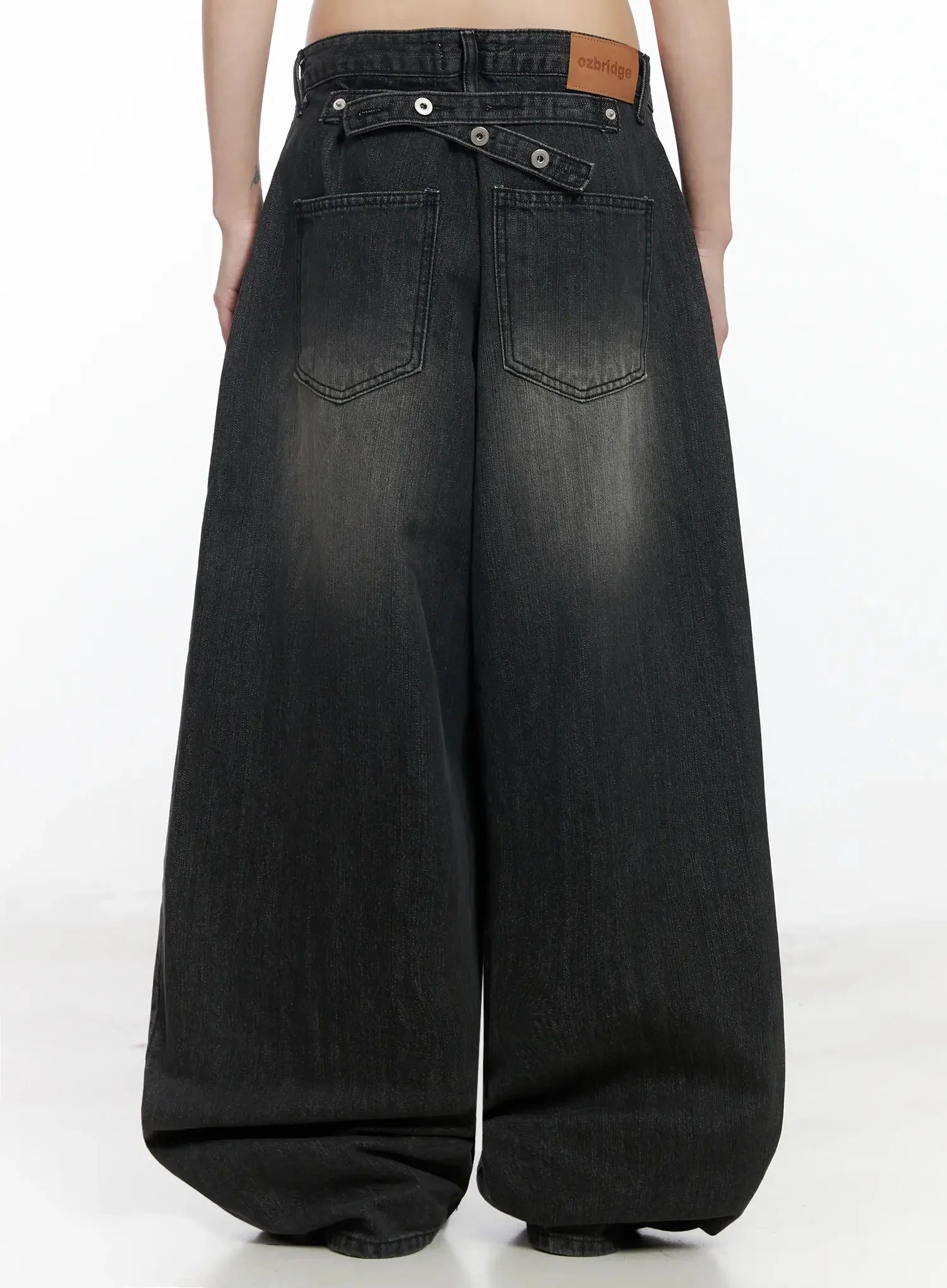 Romy Back-Belt Baggy Jeans IF505