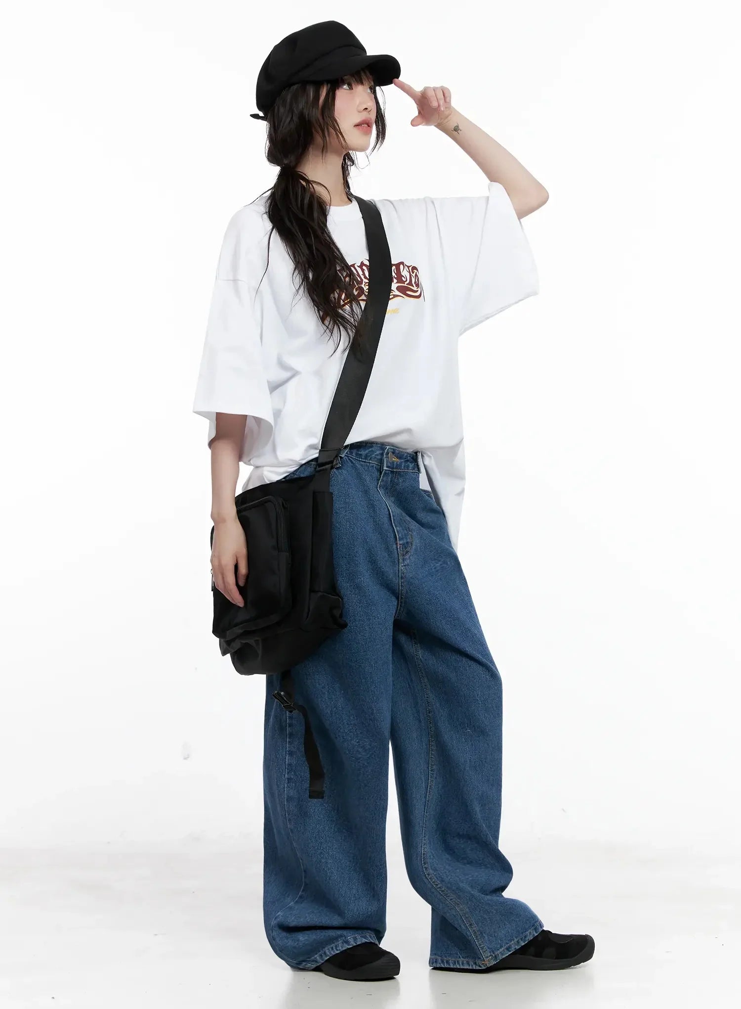 Pharita Loose-Fit Jeans IL528