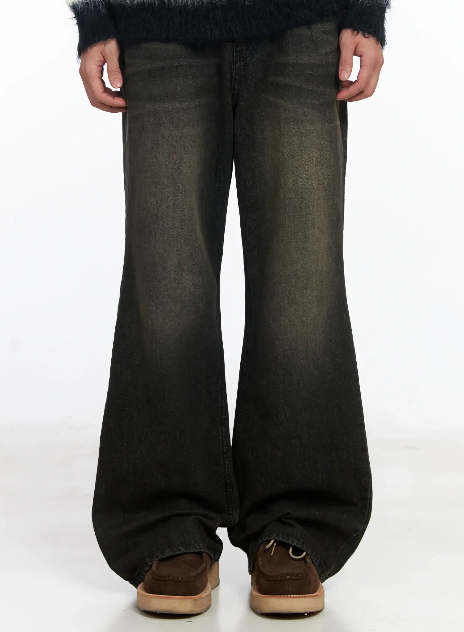 Men's Black Semi-Flared Jeans IJ521