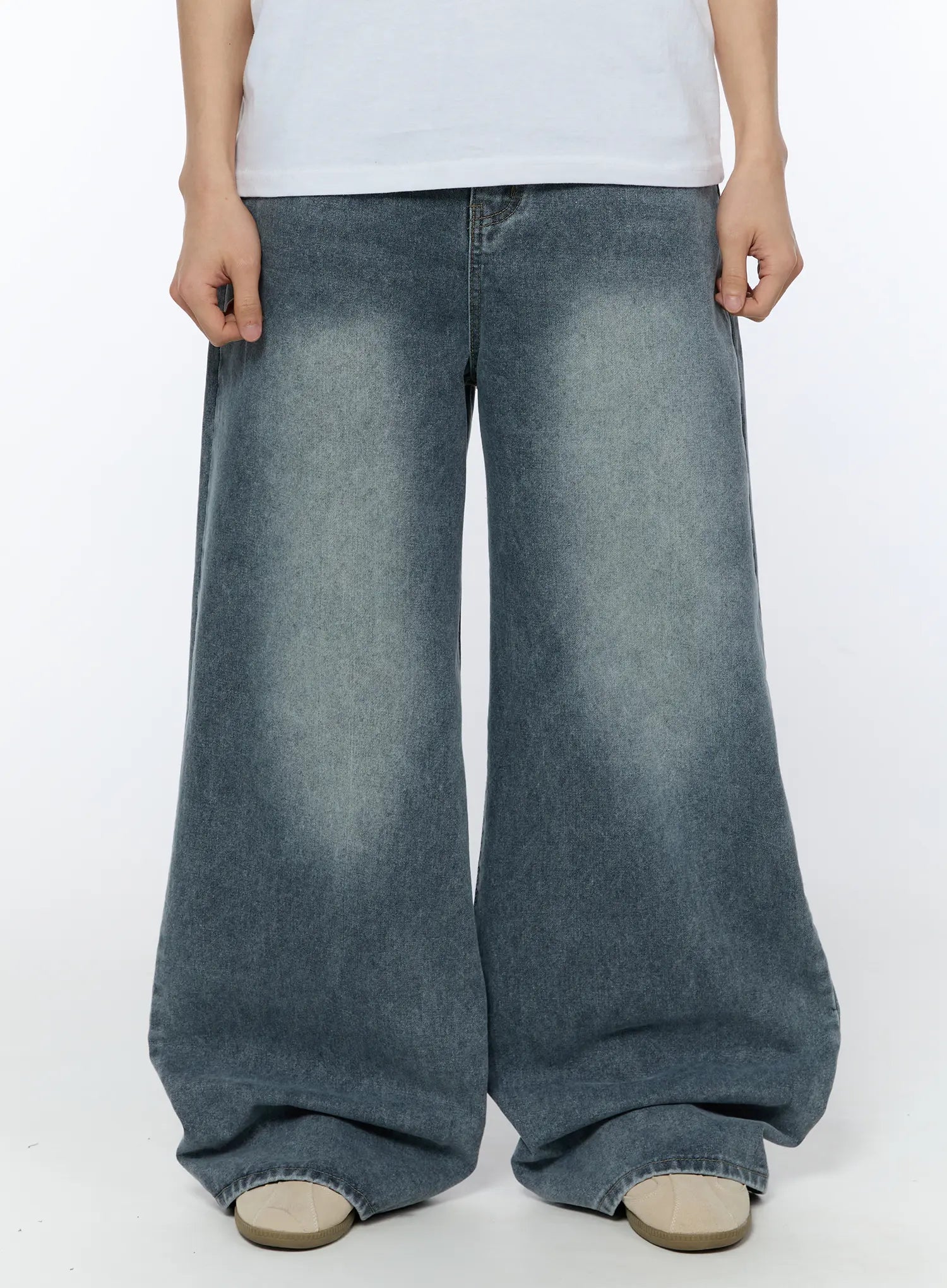 Men's Wide-Leg Washed Jeans IA517