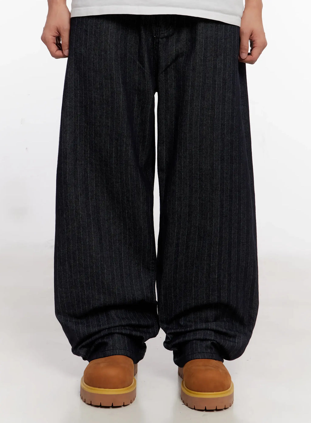 Men's Stripe Wide-Leg Jeans with Patch Detail IO523