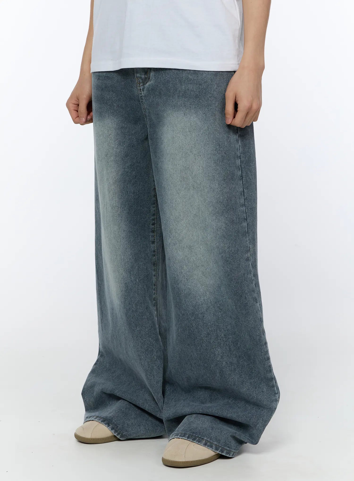 Men's Wide-Leg Washed Jeans IA517