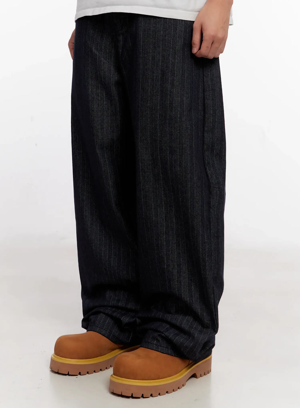 Men's Stripe Wide-Leg Jeans with Patch Detail IO523