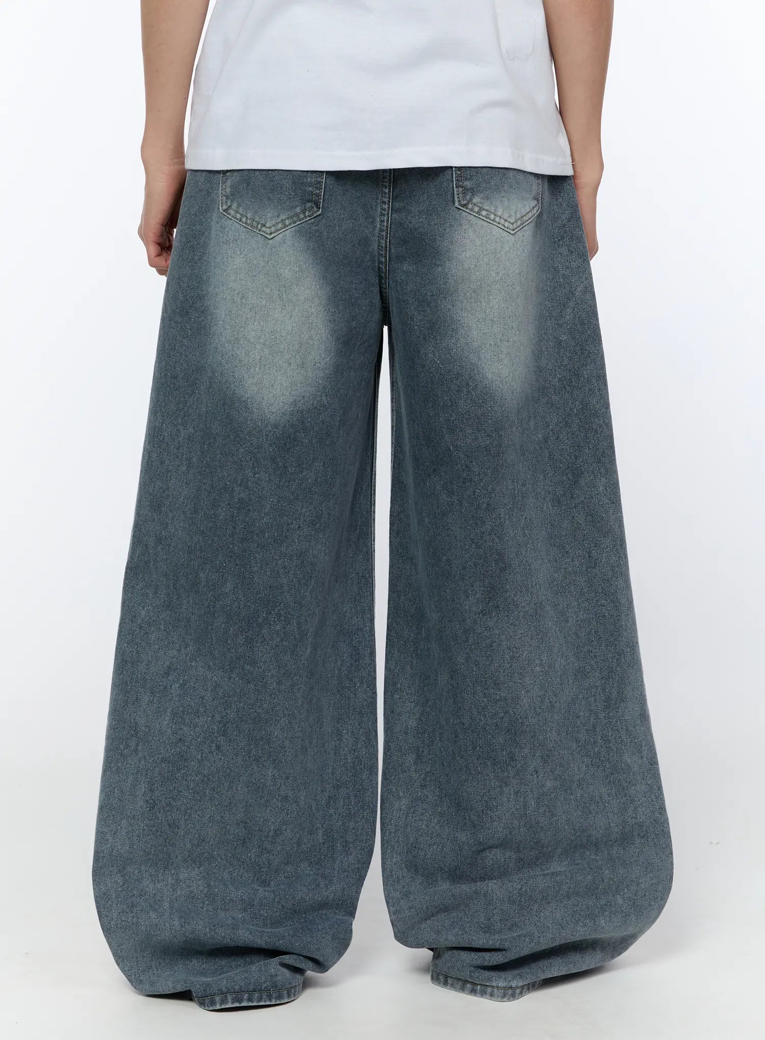 Men's Wide-Leg Washed Jeans IA517