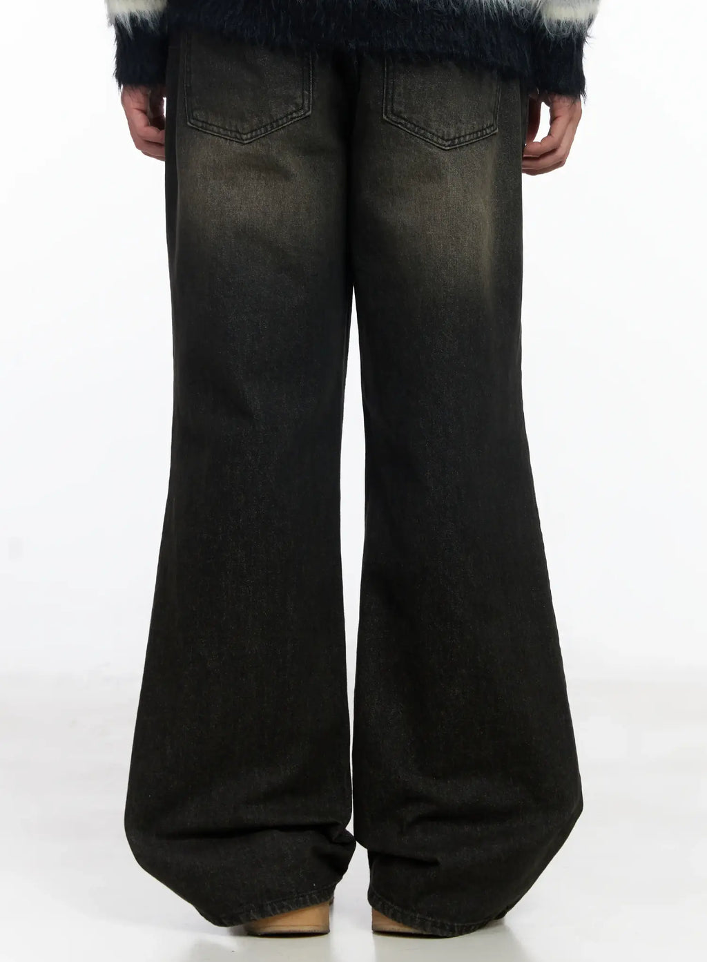 Men's Black Semi-Flared Jeans IJ521